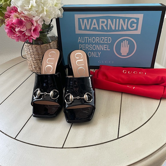 Gucci Sandals - Picture 2 of 6